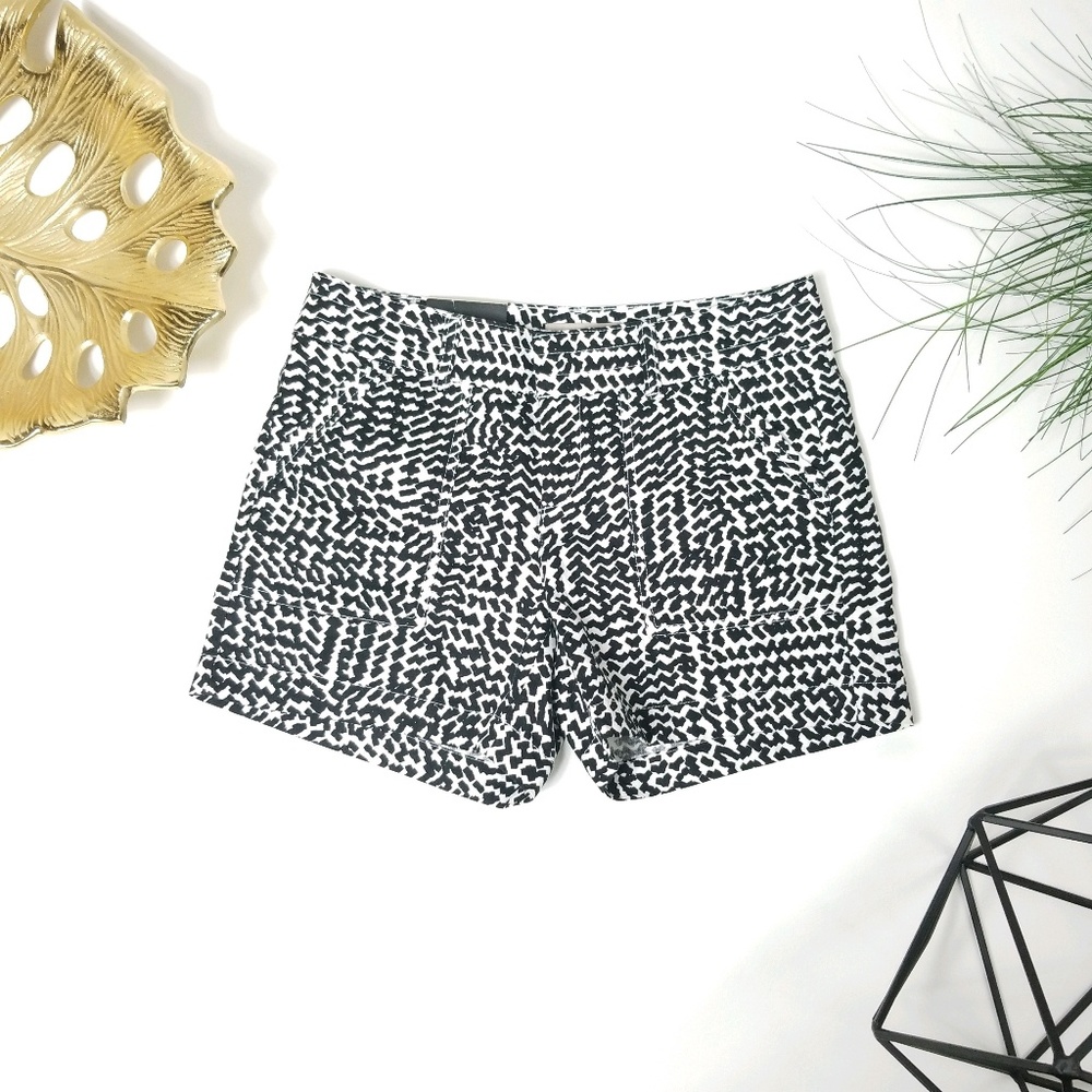 NWT Banana Republic Short- International Style